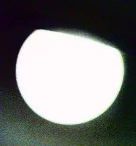 《月之暗面》：一段凄美禁忌的爱恋，窥探人性深渊与粤语视听盛宴